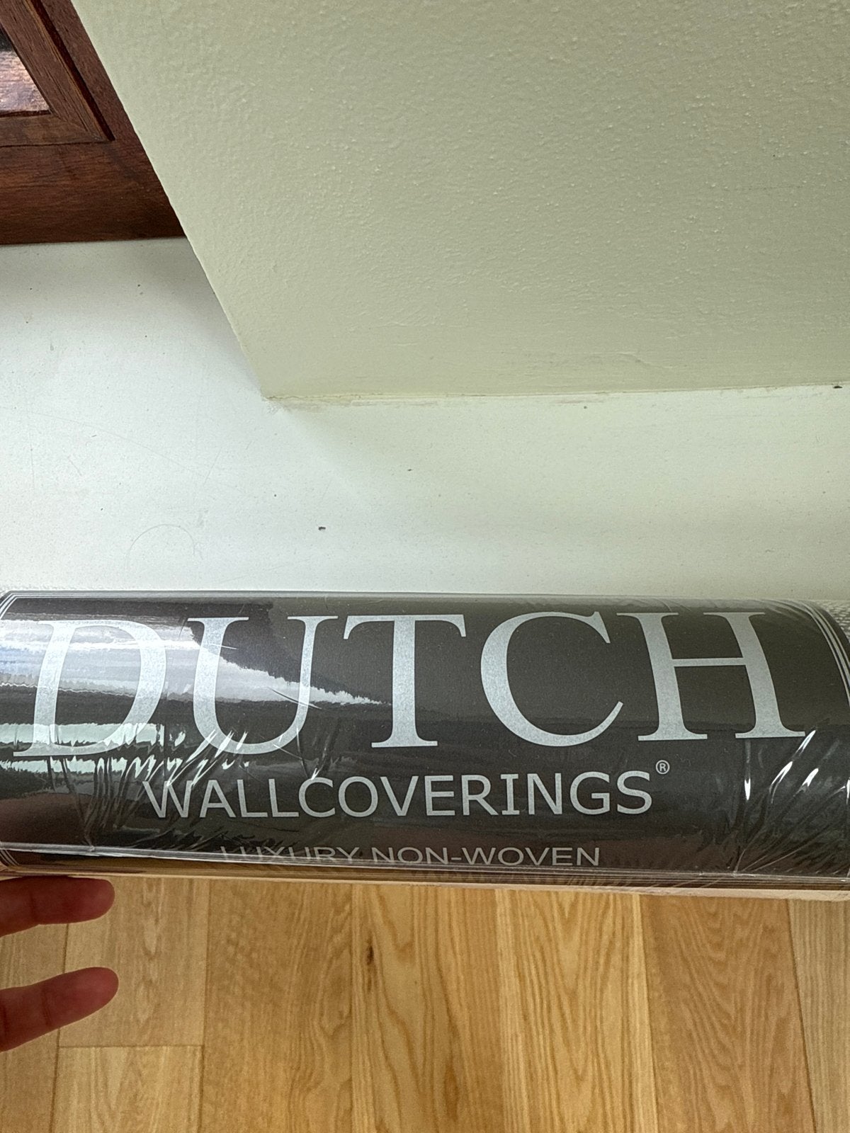 Vliesbehang van Dutch Wallcoverings - Grijs/Wit lt 10004, Ophalen, Dutch Wallcoverings, Structuur, Modern