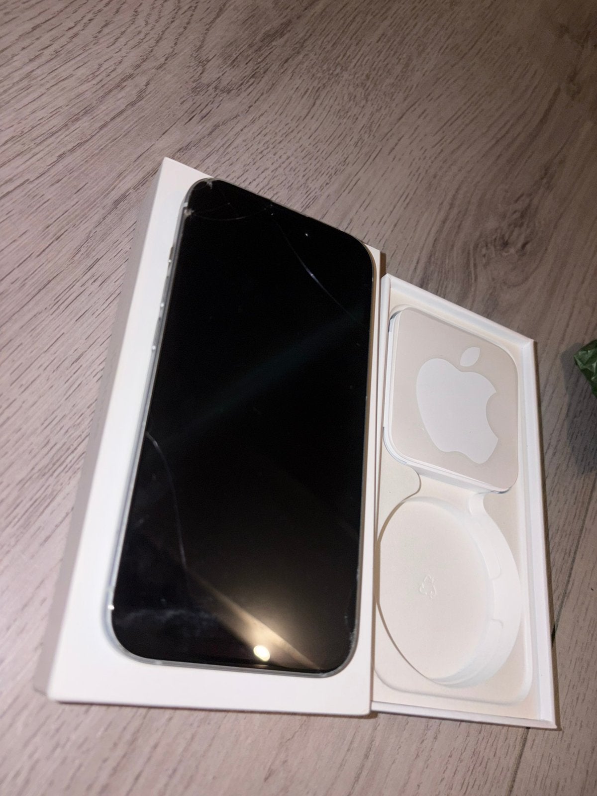 Foto 7 van Apple Iphone 15 licht blauw