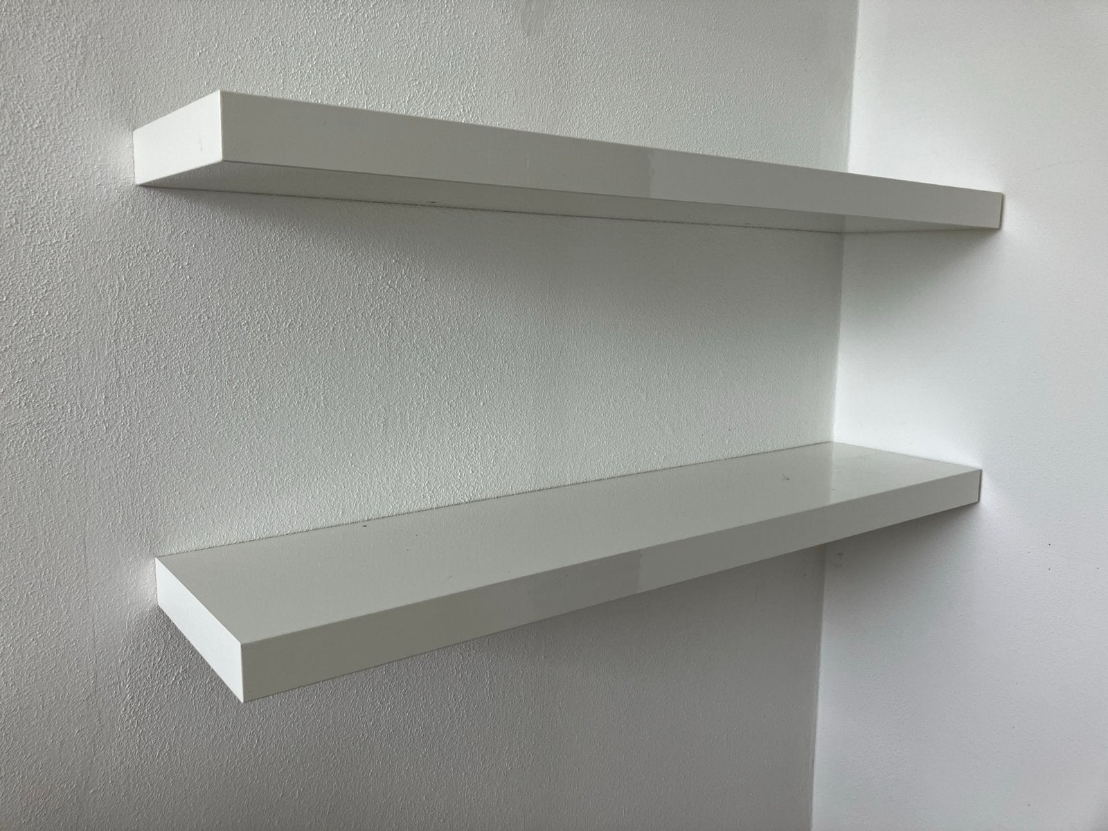 Twee IKEA Lack planken wit hoogglans, Huis en Inrichting, Woonaccessoires | Wandplanken en Boekenplanken, Ophalen, Gebruikt