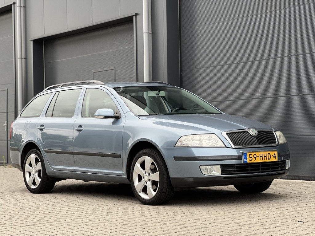 Skoda Octavia 1.6 Combi FSI 2008 NW-APK, Auto's, Skoda, Voorwielaandrijving, 4 cilinders, Blauw, Origineel Nederlands