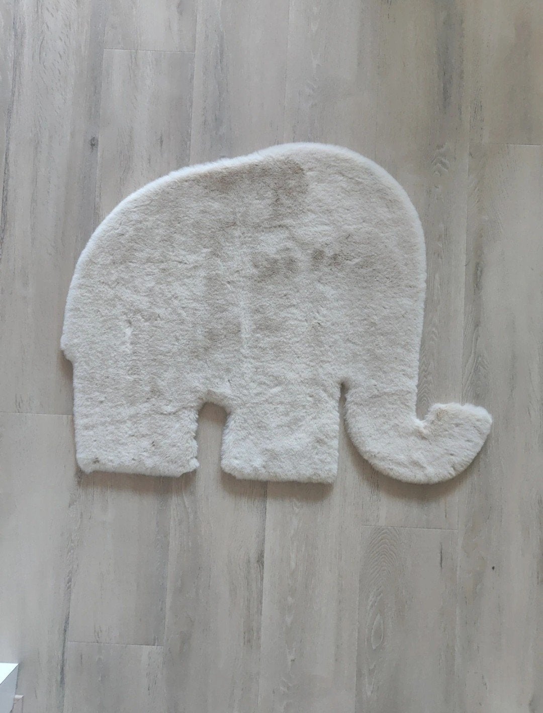 Fraai Living vloerkleed elephant, 50 tot 100 cm, Zo goed als nieuw, Crème, Overige vormen
