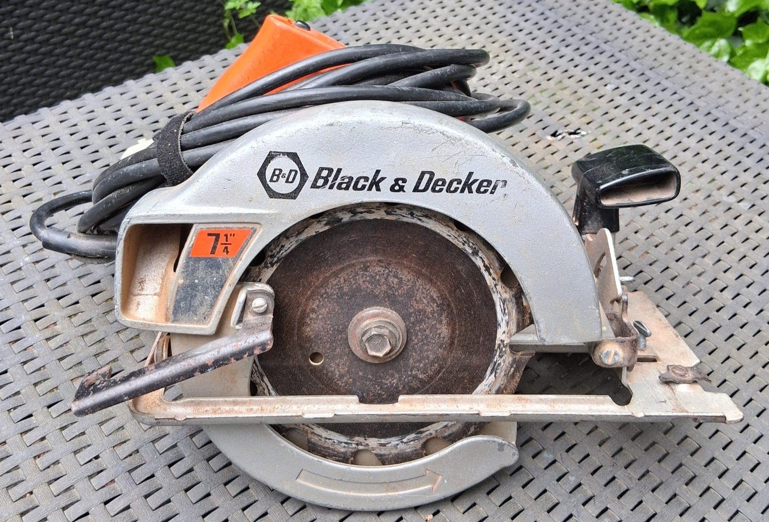 Black & Decker Cirkelzaag 7394-01 - Vintage en Krachtig, Gebruikt, Cirkelzaag, 600 tot 1200 watt, Ophalen of Verzenden