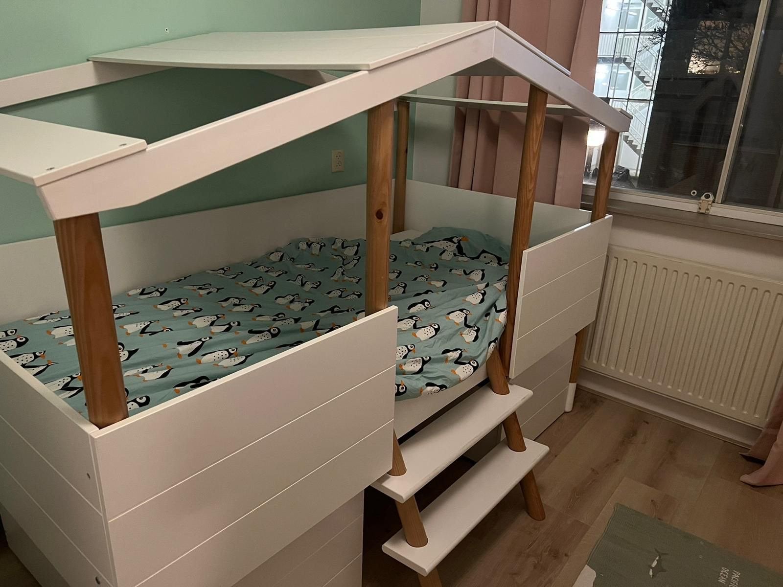 Kinderbed 90x200 cm met lattenbodem en 2 opbergbakken, Ophalen, 85 tot 100 cm, Gebruikt, Lattenbodem