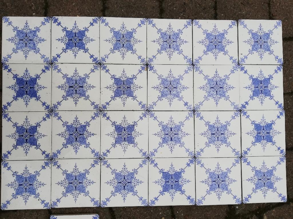 24 stuks Antieke wandtegels wit met blauw decor 12x12cm, Ophalen