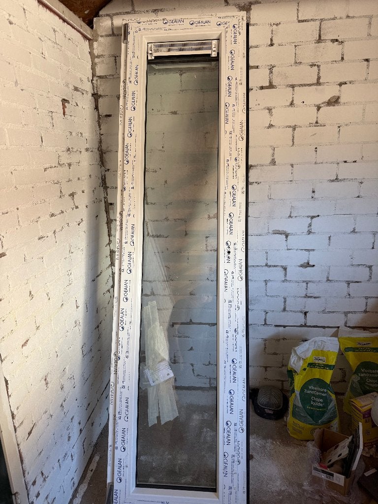 Splinternieuw kunststof kozijn met glas en ventilatierooster, Minder dan 80 cm, Nieuw, Dubbelglas, Gevelraam of Ruit