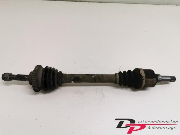 Aandrijfas links-voor van een Peugeot 206