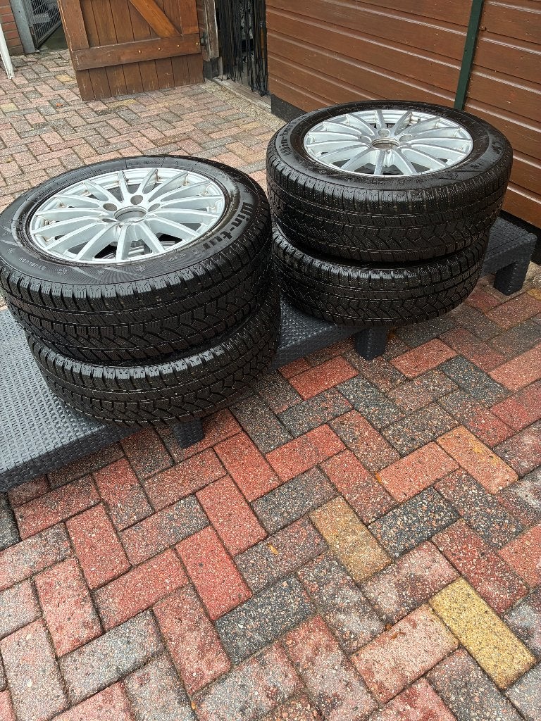 Winterbanden op Mercedes velgen, Ophalen, 500 t/m 1500 stukjes, Zo goed als nieuw, Overige typen
