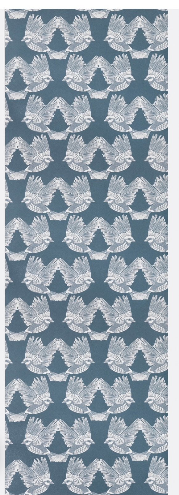 Ferm Living behang - birds - donkergroen / wit - 2 rollen, Groen, Vliesbehang, Dieren, 10 tot 25 m²