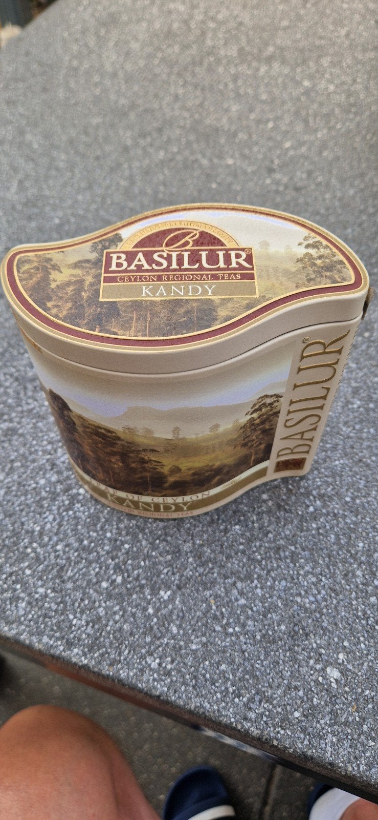 Basilur Kandy theedoos - Ceylon Regional Teas, Verzamelen, Blikken, Zo goed als nieuw, Ophalen of Verzenden
