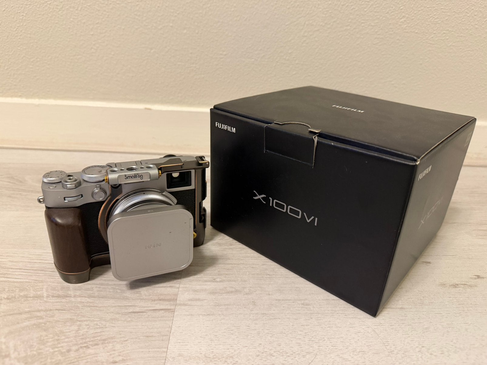 Fujifilm X100VI met uitgebreide accessoires - Nieuwstaat, Ophalen of Verzenden, Zo goed als nieuw, Fujifilm, Compactcamera
