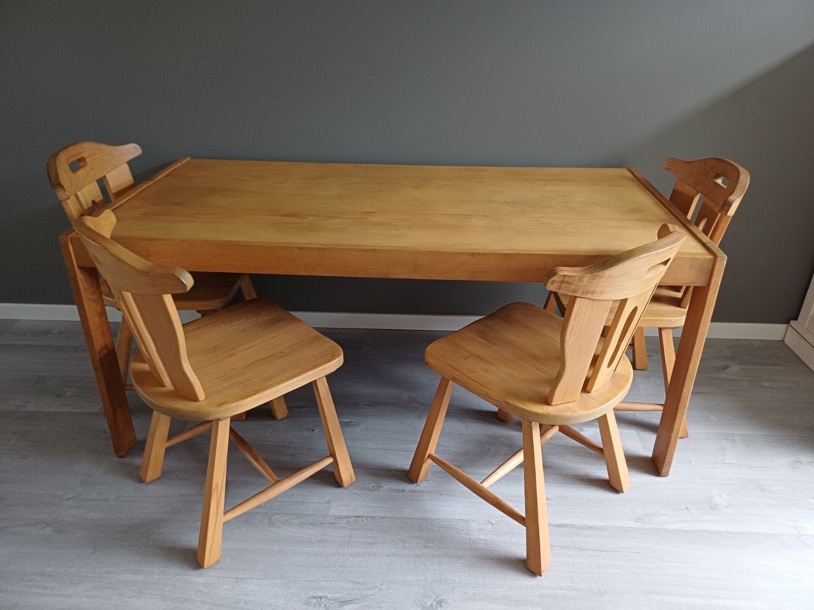 Houten eettafel met 4 stoelen, Ophalen, Gebruikt, Klassiek, 50 tot 100 cm