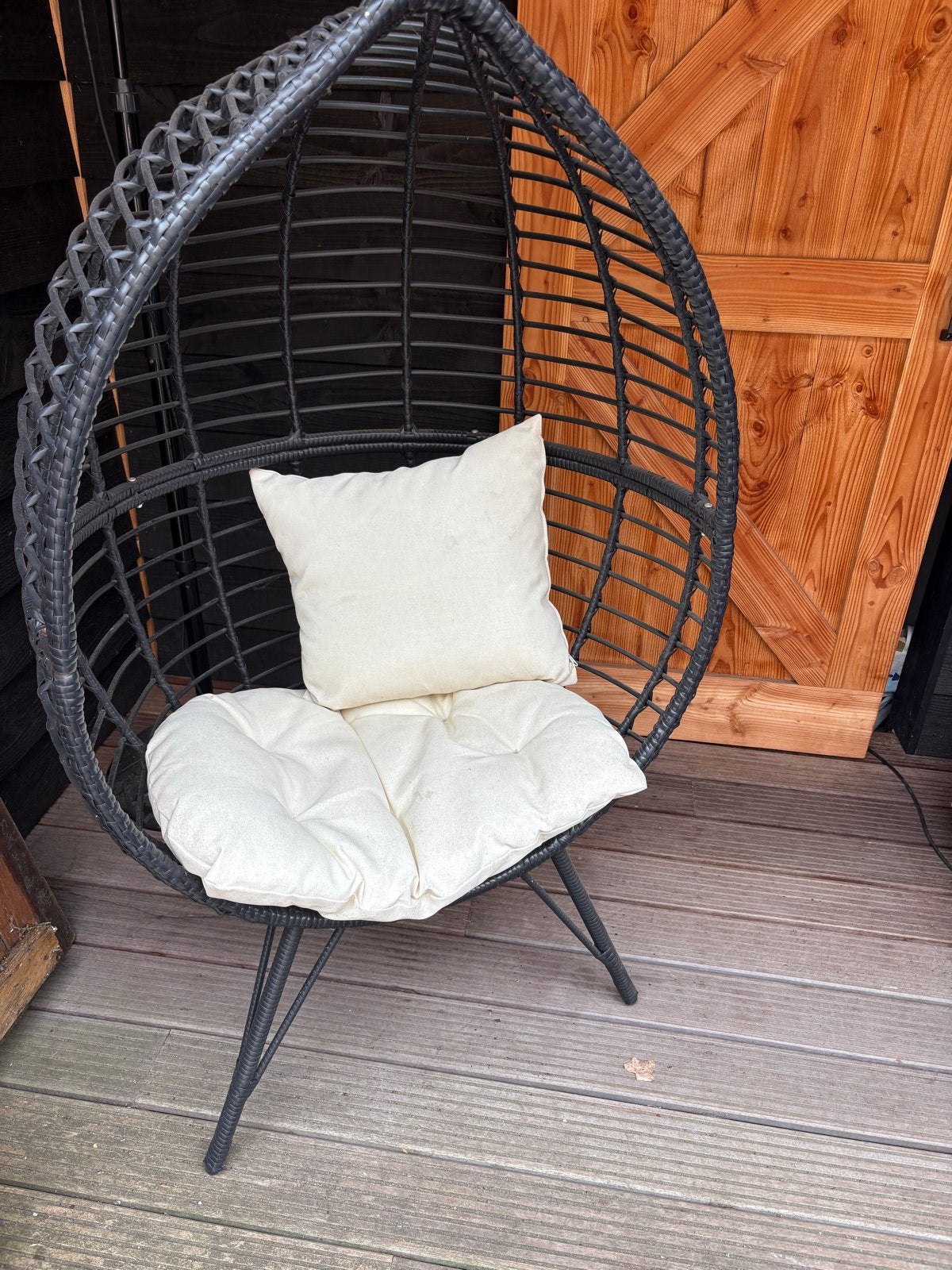 Zwarte egg chair, Ophalen, Zo goed als nieuw, Wicker