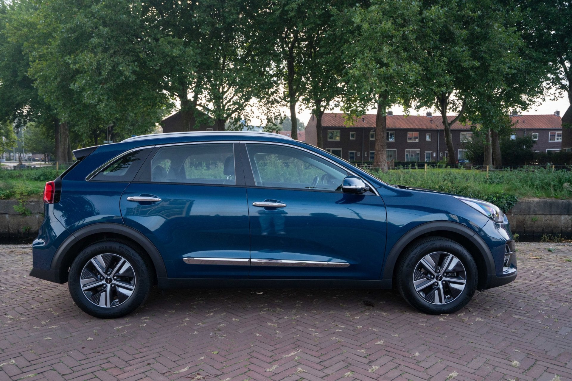 Kia Niro 1.6 GDi PHEV DynamicLine Automaat | Airco | Navigat, Auto's, Gebruikt, Euro 6, Blauw, Leder en Stof