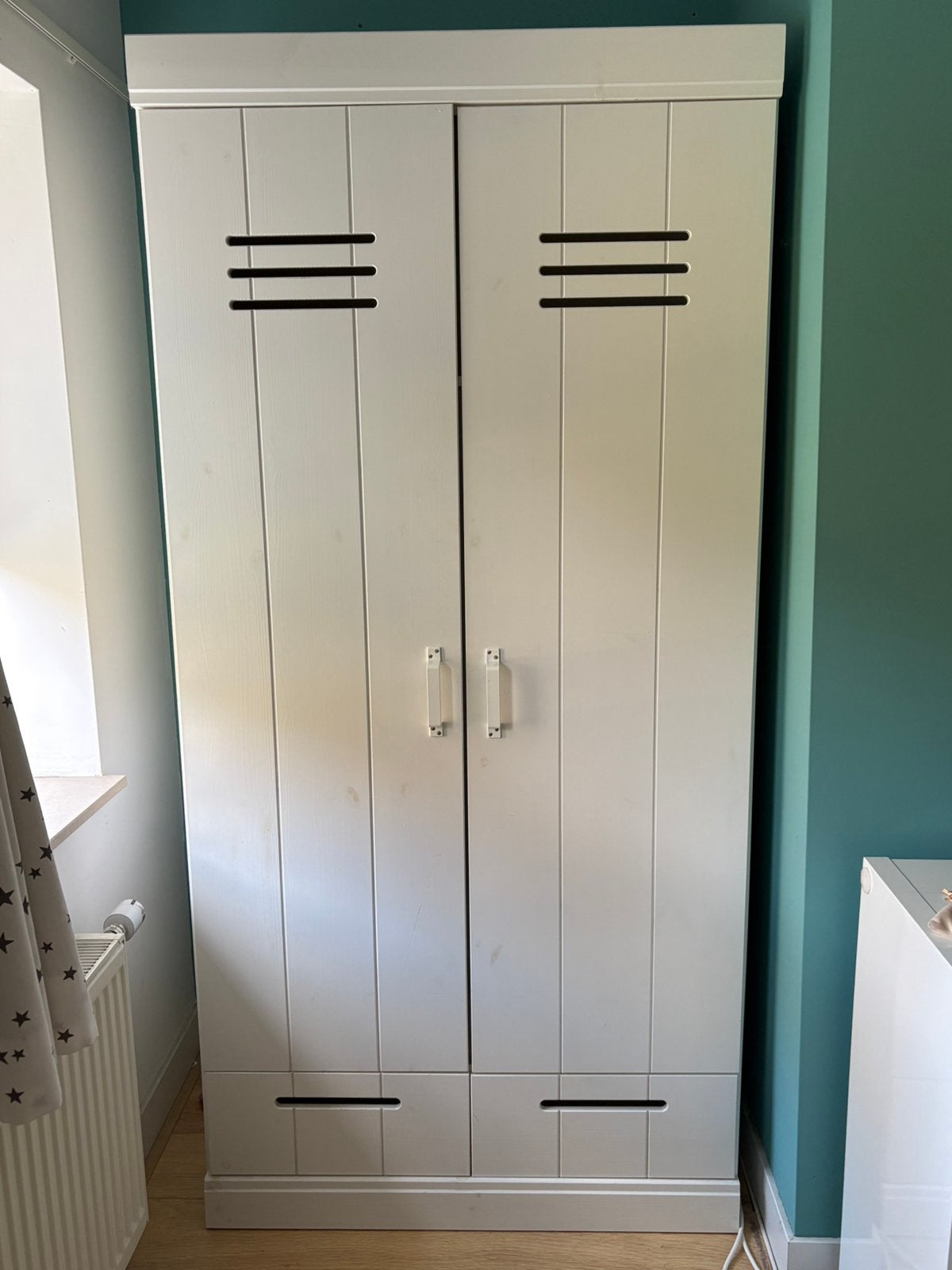 Mooie houten kledingkast merk Woood, Ophalen, Zo goed als nieuw