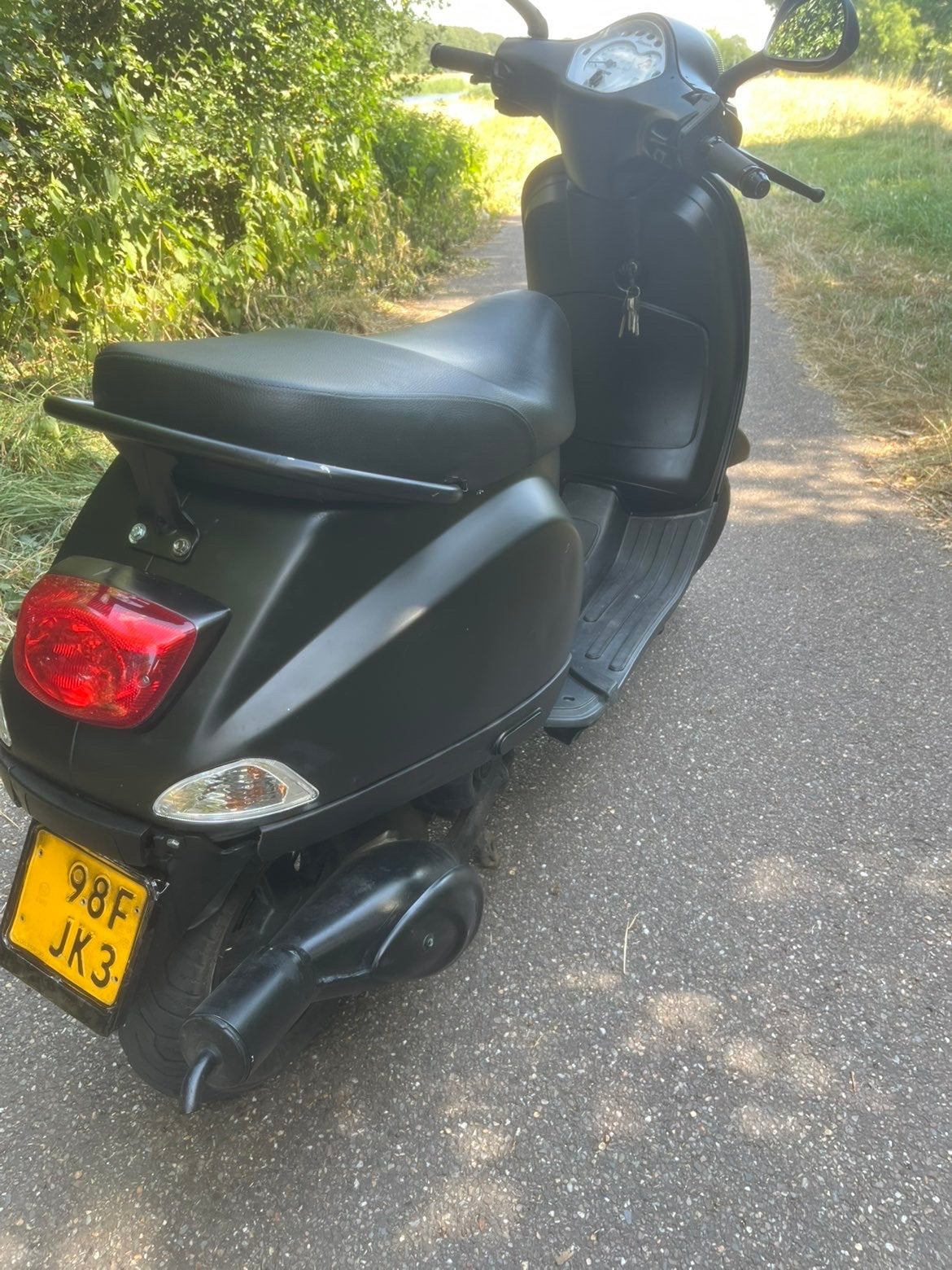 Vespa LX 2-takt recent onderhoud gehad, Fietsen en Brommers, Scooters | Vespa, Ophalen, Tweetakt, Maximaal 45 km/u, Nieuw