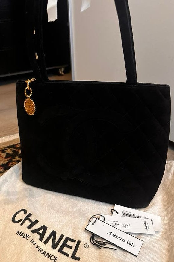 MEDAILLON Chanel (tote )tas zwart suède +factuur dustbag, Ophalen, Zo goed als nieuw, Zwart, Handtas
