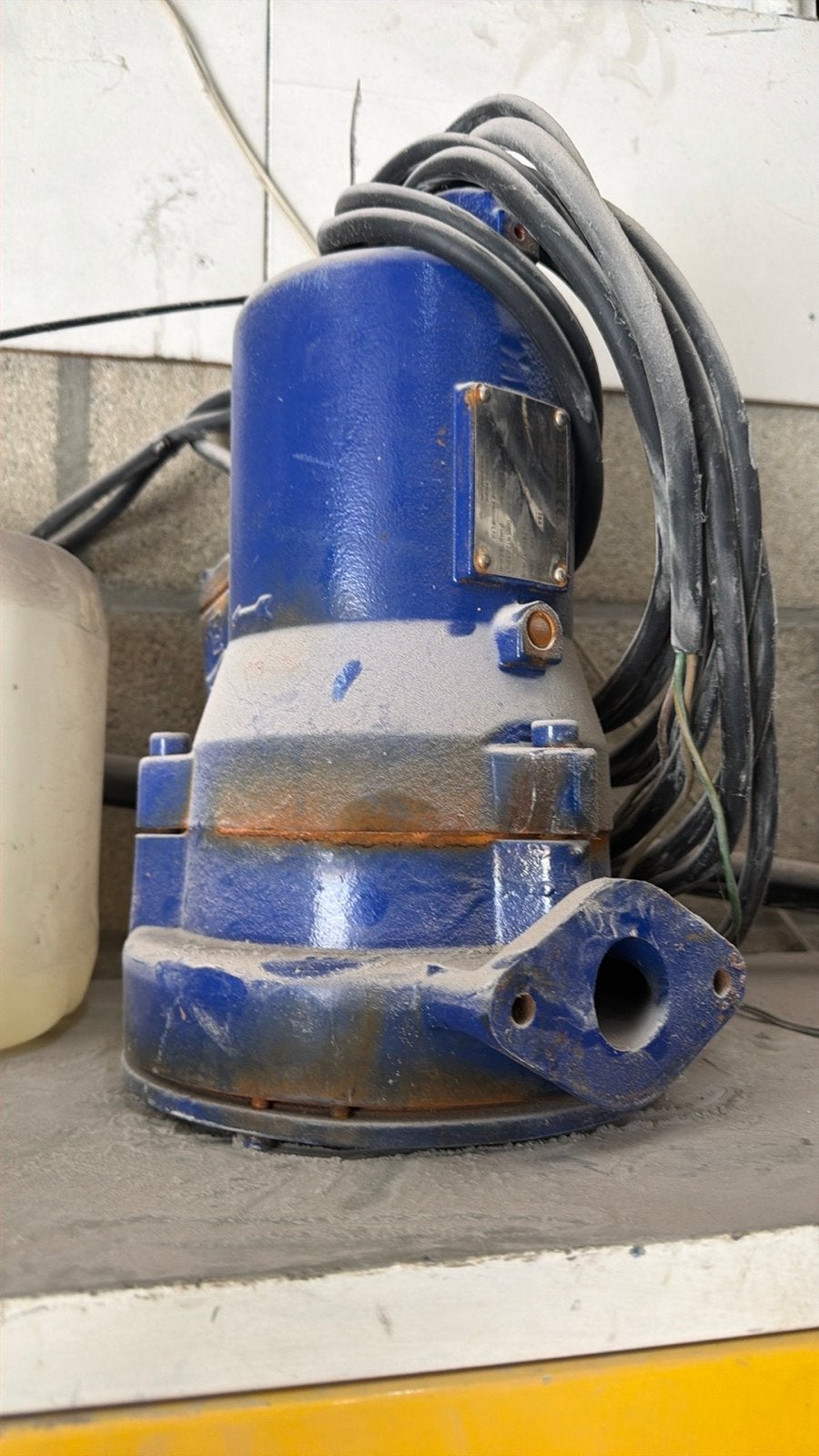 Robuuste dompelpomp - Sulzer - 3-fase - 5.6A, Ophalen