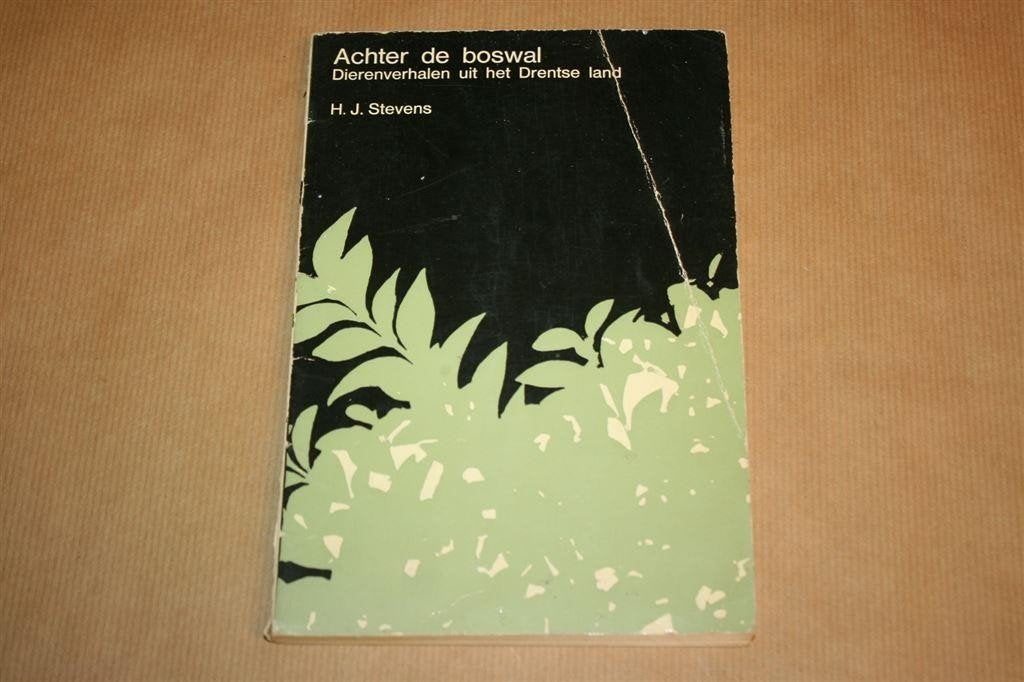 Achter de boswal. Drentse dierenverhalen., Ophalen of Verzenden, Gelezen