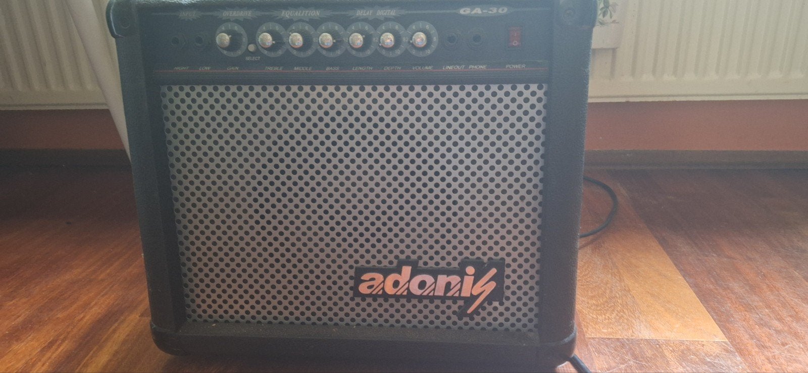 Adonis GA-30 Gitaarversterker - Compact en Veelzijdig, Ophalen, Gebruikt, Gitaar, Minder dan 50 watt