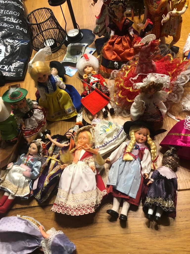 Verzameling Klederdracht Poppen - Diverse Landen, Diversen, Sinterklaas, Ophalen of Verzenden, Zo goed als nieuw