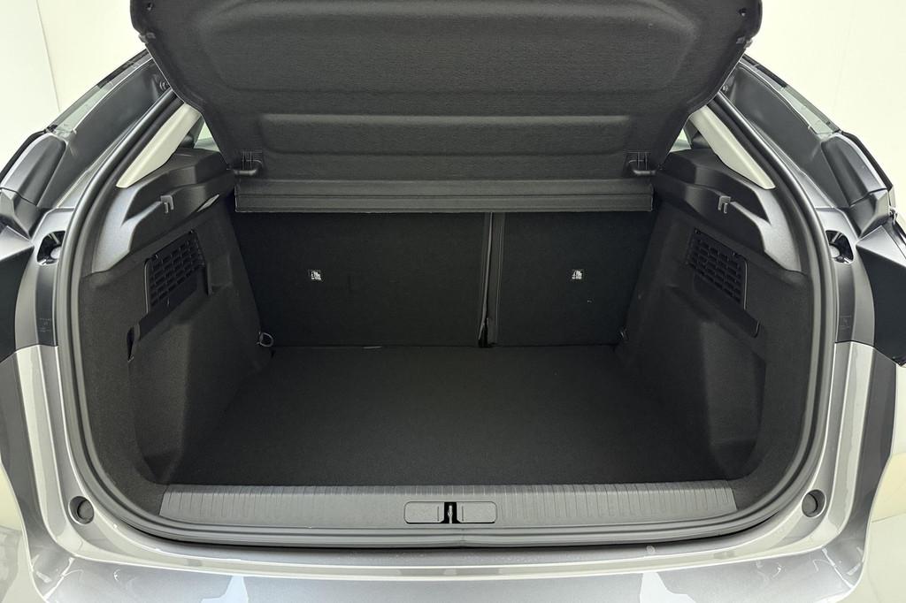 Citroen C4 1.2 Hybrid 145pk Collection Verwarmde Voorruit l, 145 pk, Gebruikt, 1199 cc, 700 kg