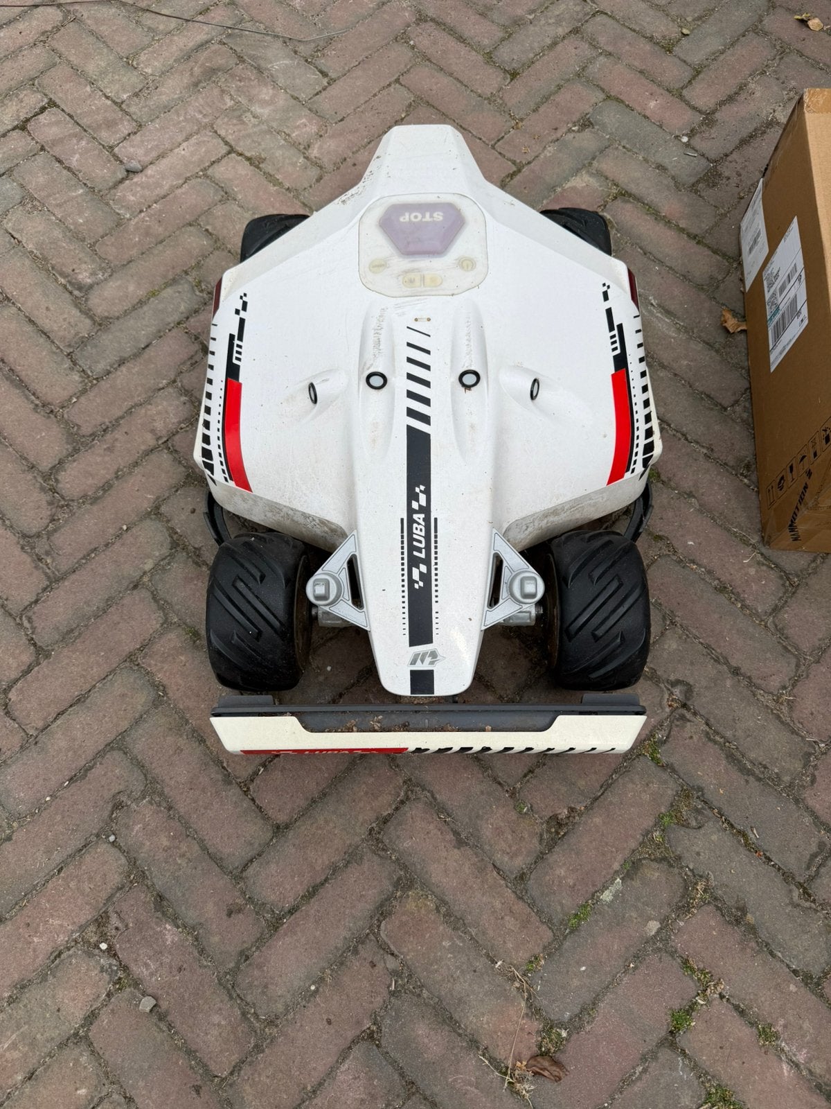 Mammotion Luba 1 voor onderdelen nieuw laadstation, Tuin en Terras, Ophalen, Gebruikt, Met regensensor