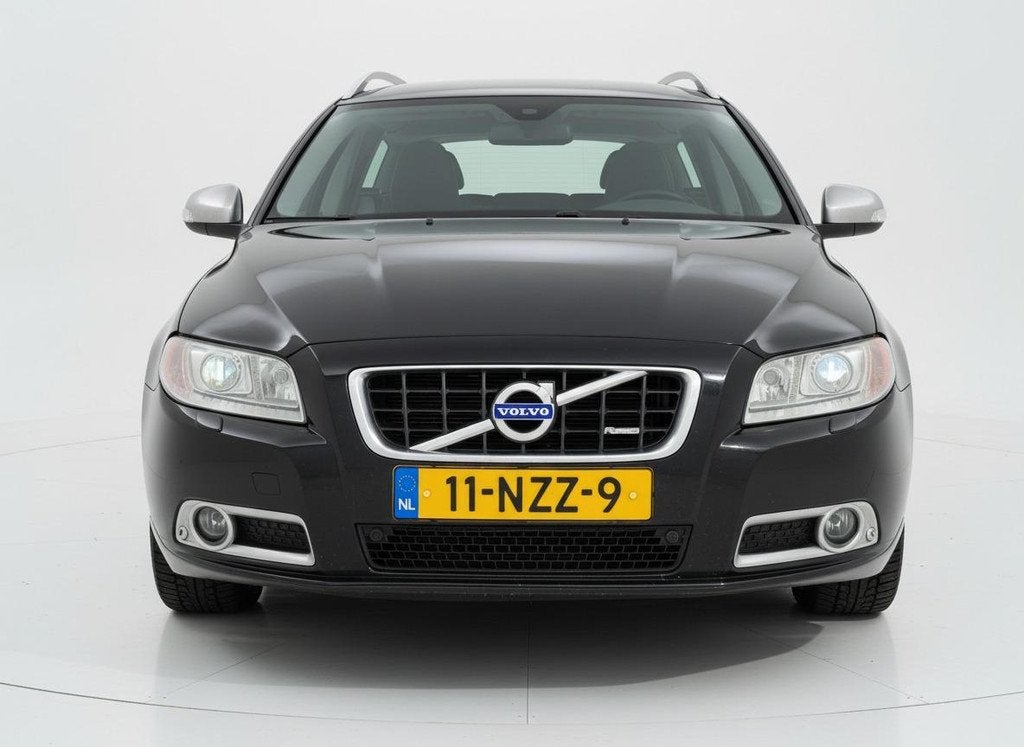 Volvo V70 2.0T R-Edition R-DESIGN - CAMERA - STOELVERWARMING, Auto's, Volvo, Euro 5, 4 cilinders, Zwart, 1558 kg