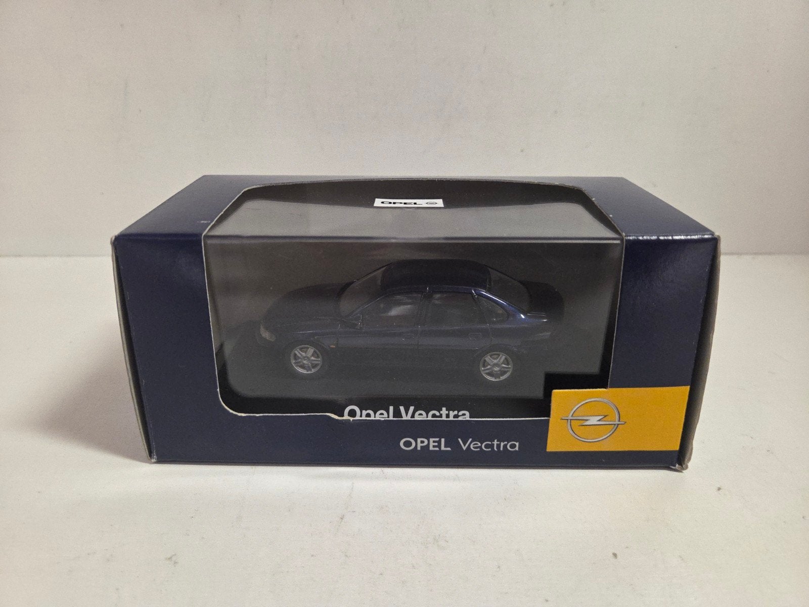 Schuco Opel Vectra 1:43, Hobby en Vrije tijd, Modelauto's | 1:43, Auto, ., Ophalen of Verzenden, Zo goed als nieuw