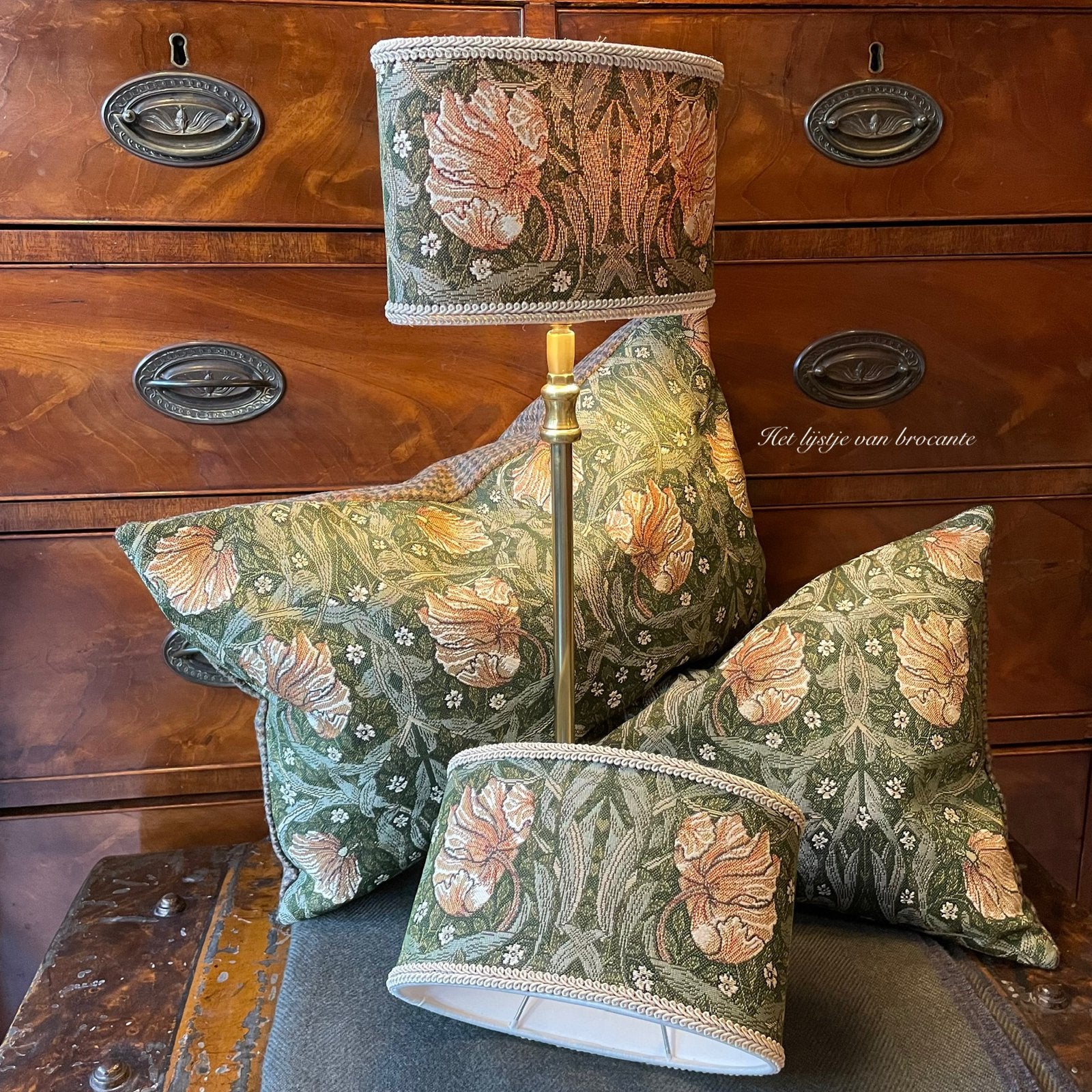 Engelse set ovalen lampenkapjes William Morris Pimpernel, Huis en Inrichting, Westdijk 41 3241 GT Middelharnis, Info@lijstjevanbrocante.nl