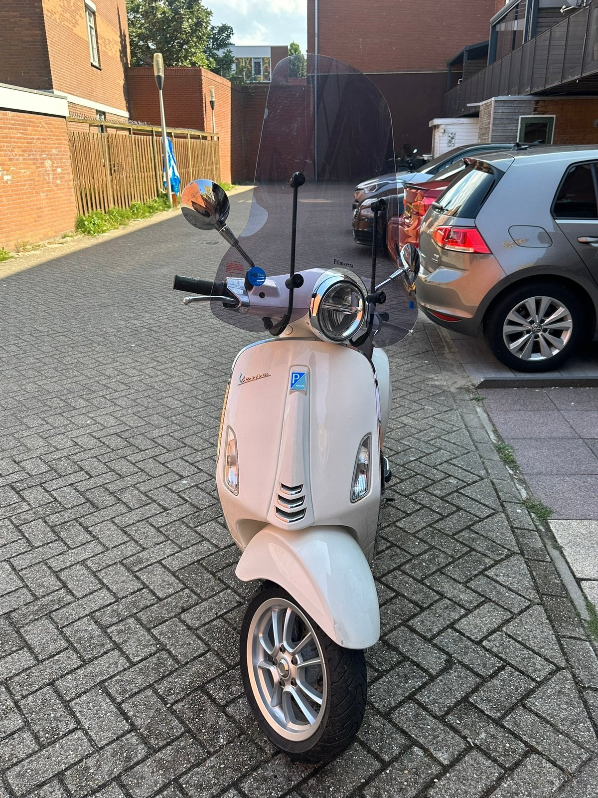 Vespa Primavera, Fietsen en Brommers, Ophalen, Zo goed als nieuw, Benzine, Vespa