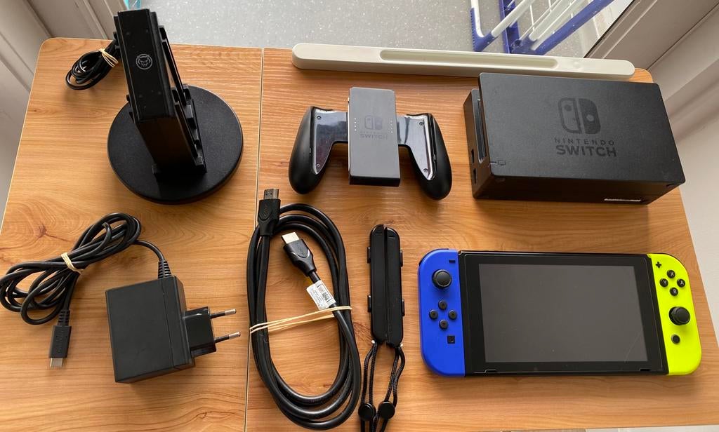 Nintendo Switch Original - Blauw/Geel Joy-Cons, Spelcomputers en Games, Spelcomputers | Nintendo Switch, Ophalen of Verzenden