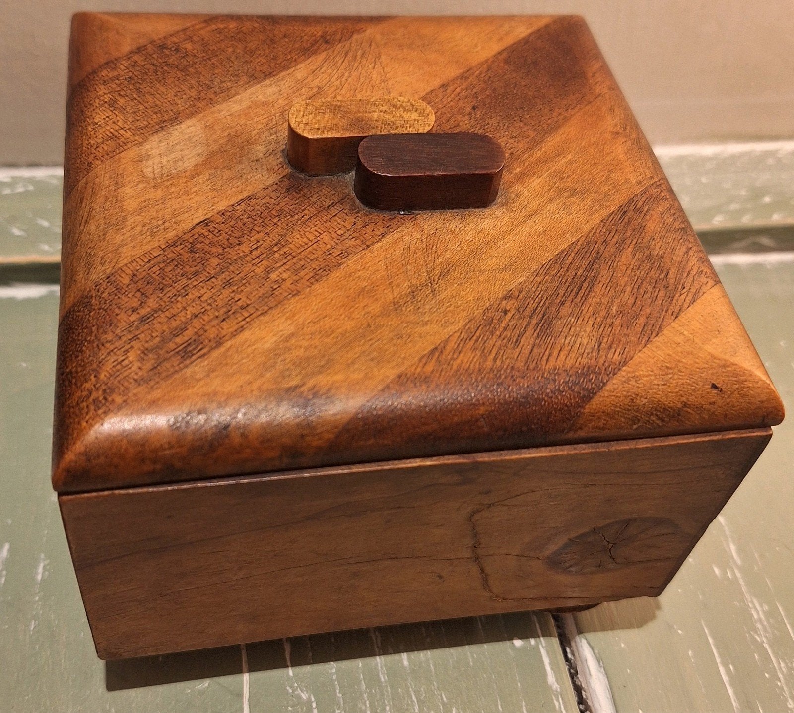Oud houten vierkant kistje hout, Huis en Inrichting, Minder dan 50 cm, Gebruikt, Minder dan 50 cm, Ophalen of Verzenden