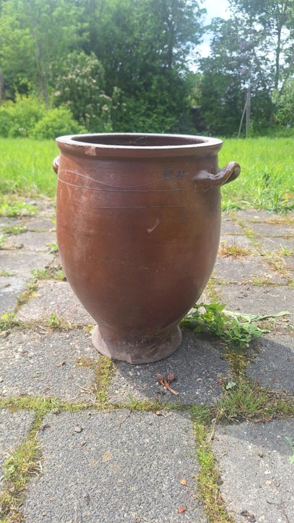 Antieke plantenpot met handvatten, Ophalen