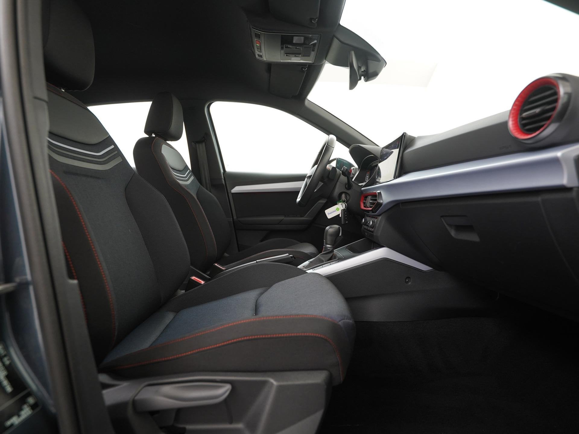 SEAT Arona 1.5 TSI FR DSG | Digital Cockpit | Camera | Stoel, Stof, 4 cilinders, 630 kg, SUV of Terreinwagen