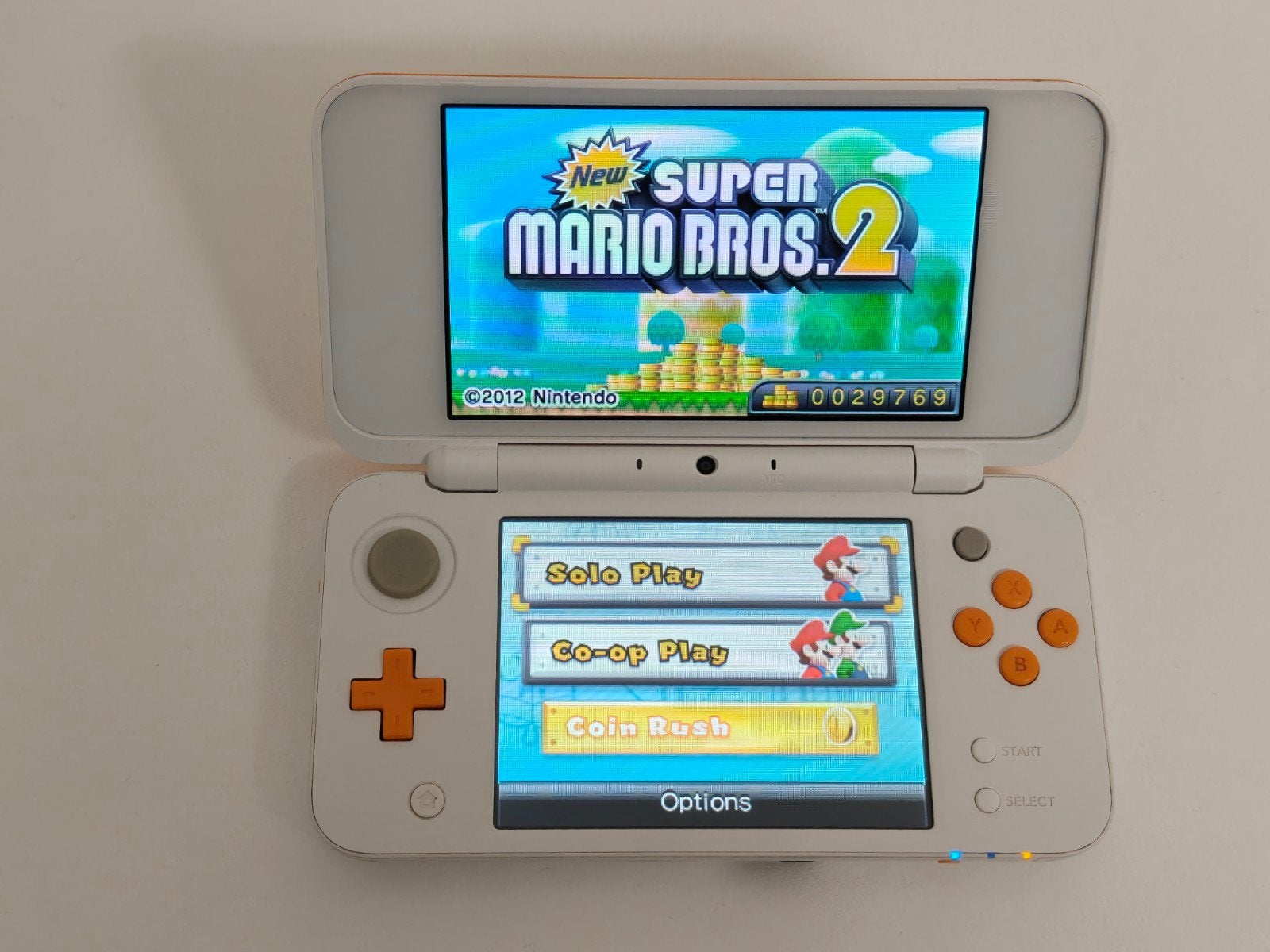 Nintendo 2DS XL, Spelcomputers en Games, Spelcomputers | Nintendo 2DS en 3DS, Met games, Support@nintendo.com, 11-1 Hokotate-cho, Kamitoba, Minami-ku, Kyoto 601-8501, Japan