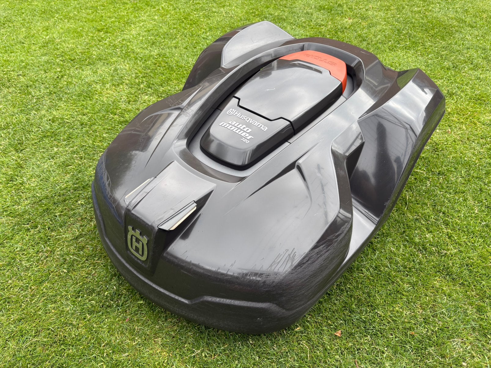 Husqvarna Automower 320 robotmaaier, Tuin en Terras, Robotmaaiers, Ophalen, Gebruikt, 20 tot 25 cm