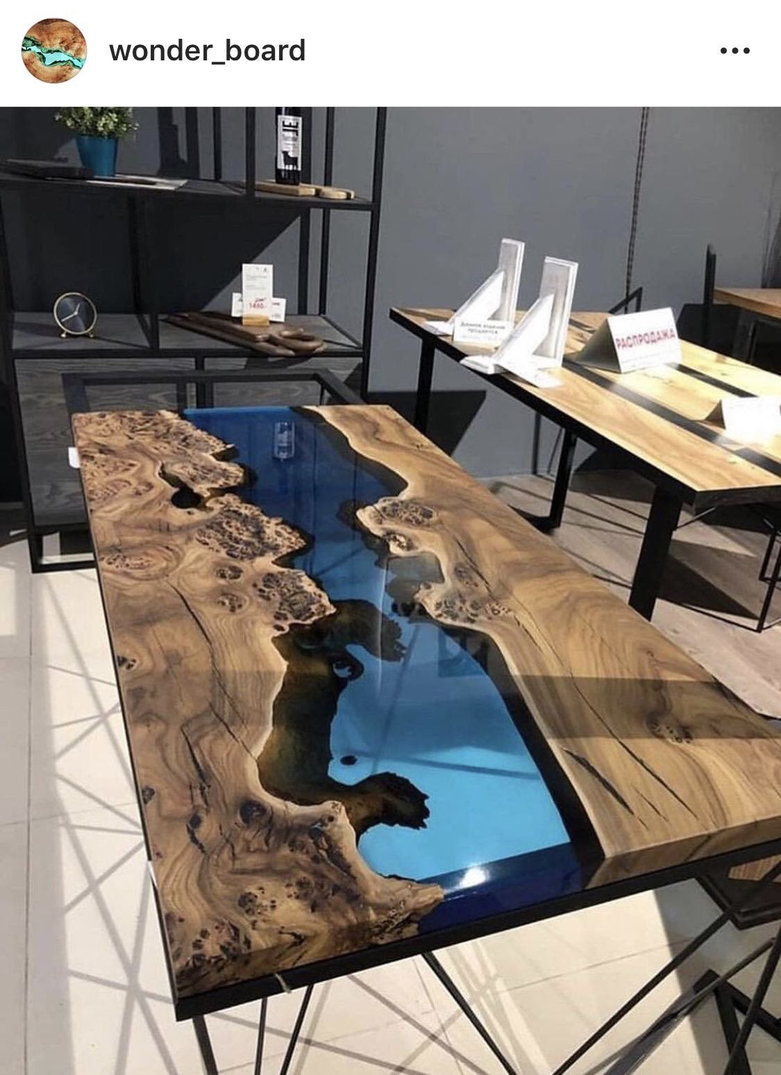 Luxe Handgemaakte Boomstam Tafel / Epoxytafel van Notenhout, Vijf personen of meer, Rechthoekig, Overige houtsoorten, Nieuw