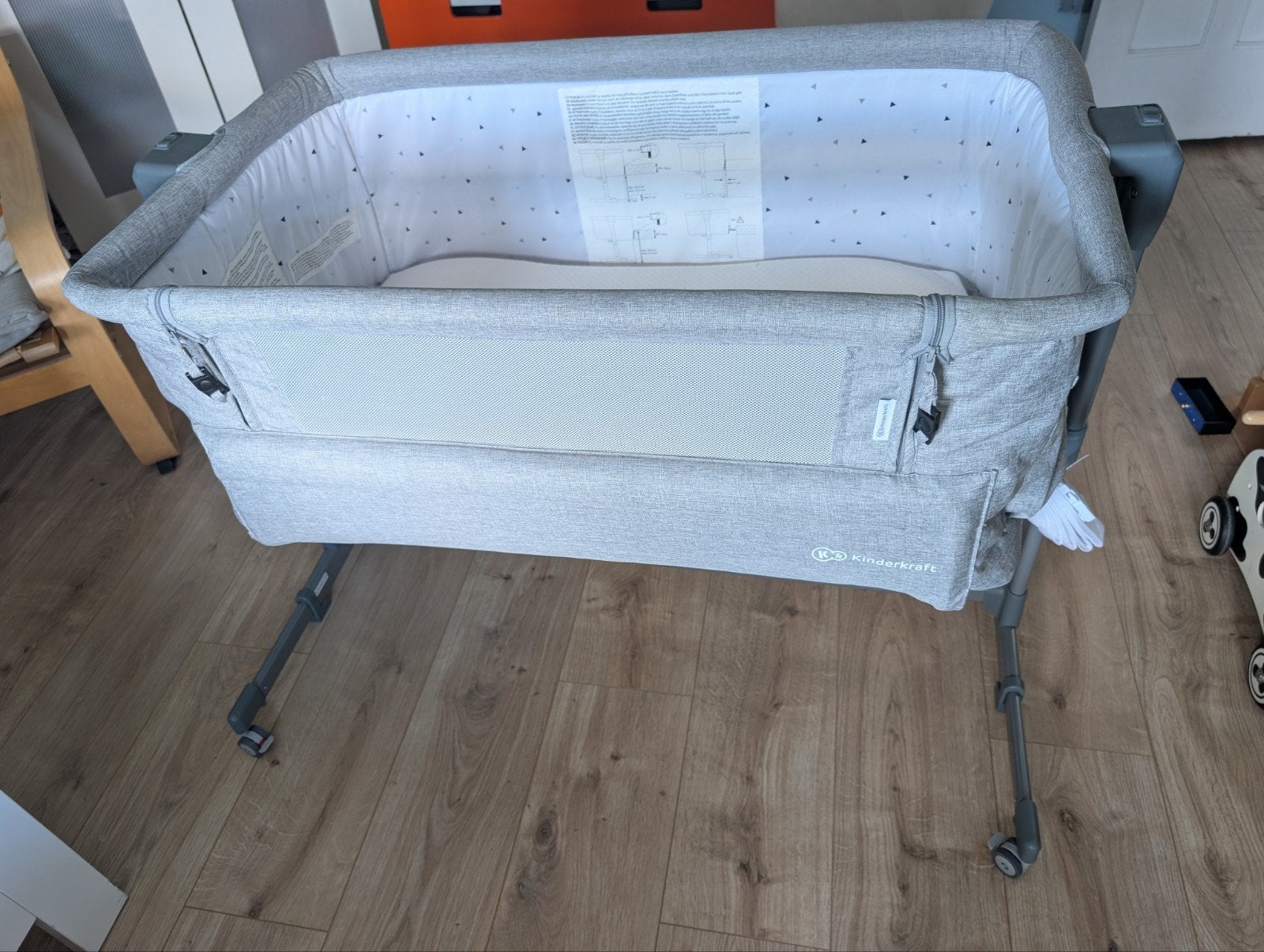 Kinderkraft co-sleeper met beddengoed van Meyco, Ophalen, Zo goed als nieuw, Wieg