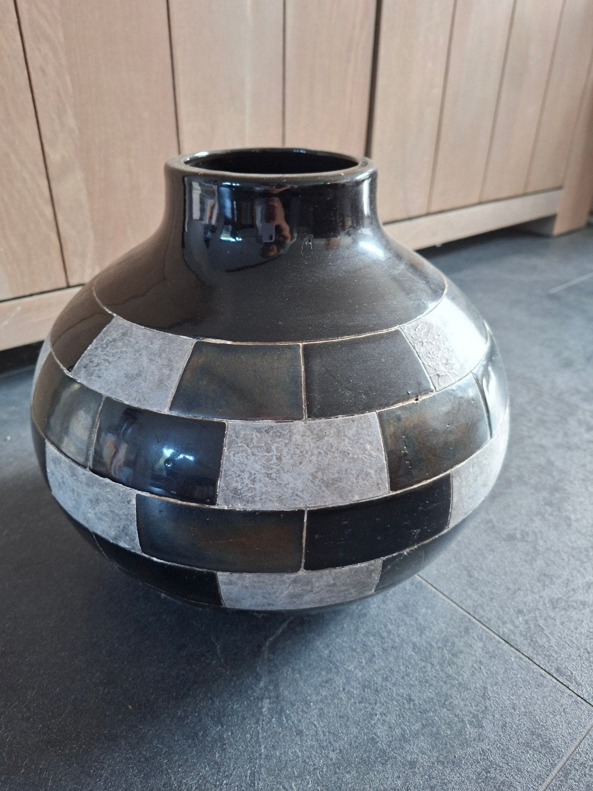 Decoratie vaas, Ophalen, Met patroon/structuur, Zo goed als nieuw, Steen/keramiek