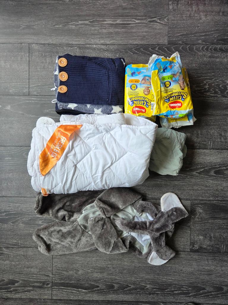 Pakket babyspullen gratis, Kinderen en Baby's, Babykleding | Overige, Ophalen, Gebruikt, Huggies (zwemluiers), Jongetje of Meisje