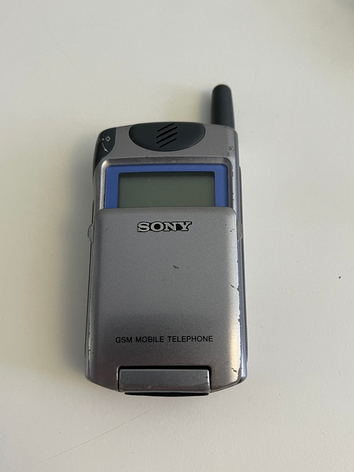 Sony CMD-25 simvrij, Ophalen of Verzenden, Zo goed als nieuw, Zwart, Inklapmodel