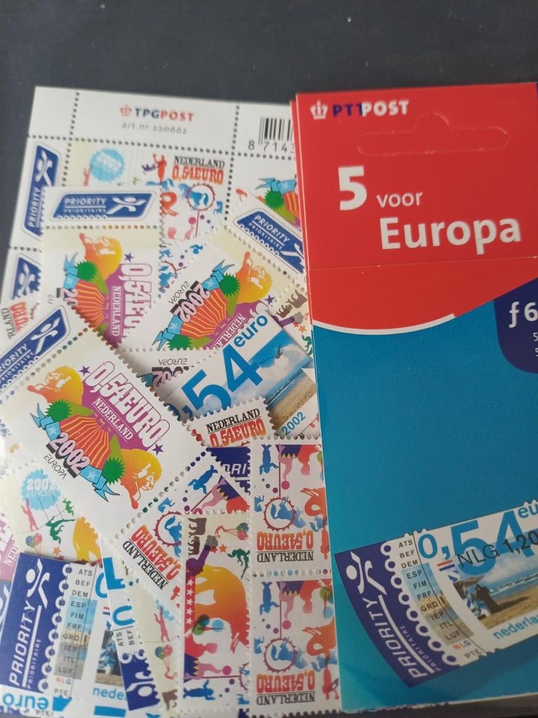 zakje met 100 postzegels € 0,54 met 50% korting nominaal, Postzegels en Munten, Postzegels | Nederland, Ophalen of Verzenden, Na 1940