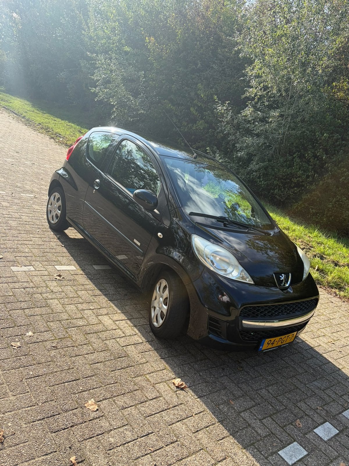 Peugeot 107 1.0 12V E-vti 68PK 3DR 2011 Zwart, Voorwielaandrijving, 4 stoelen, Origineel Nederlands, Handgeschakeld