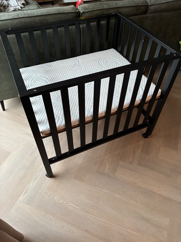 Verrijdbare zwarte box, Ophalen, Gebruikt, Rechthoekig, Wieltjes