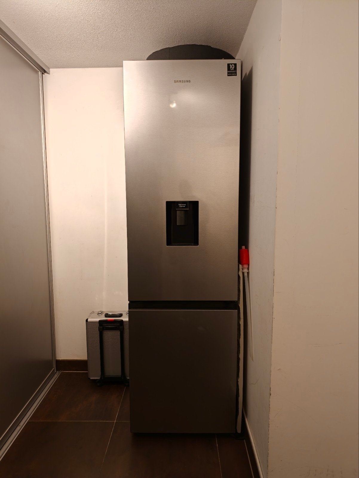 Samsung Koel-vriescombinatie met No Frost en waterdispenser