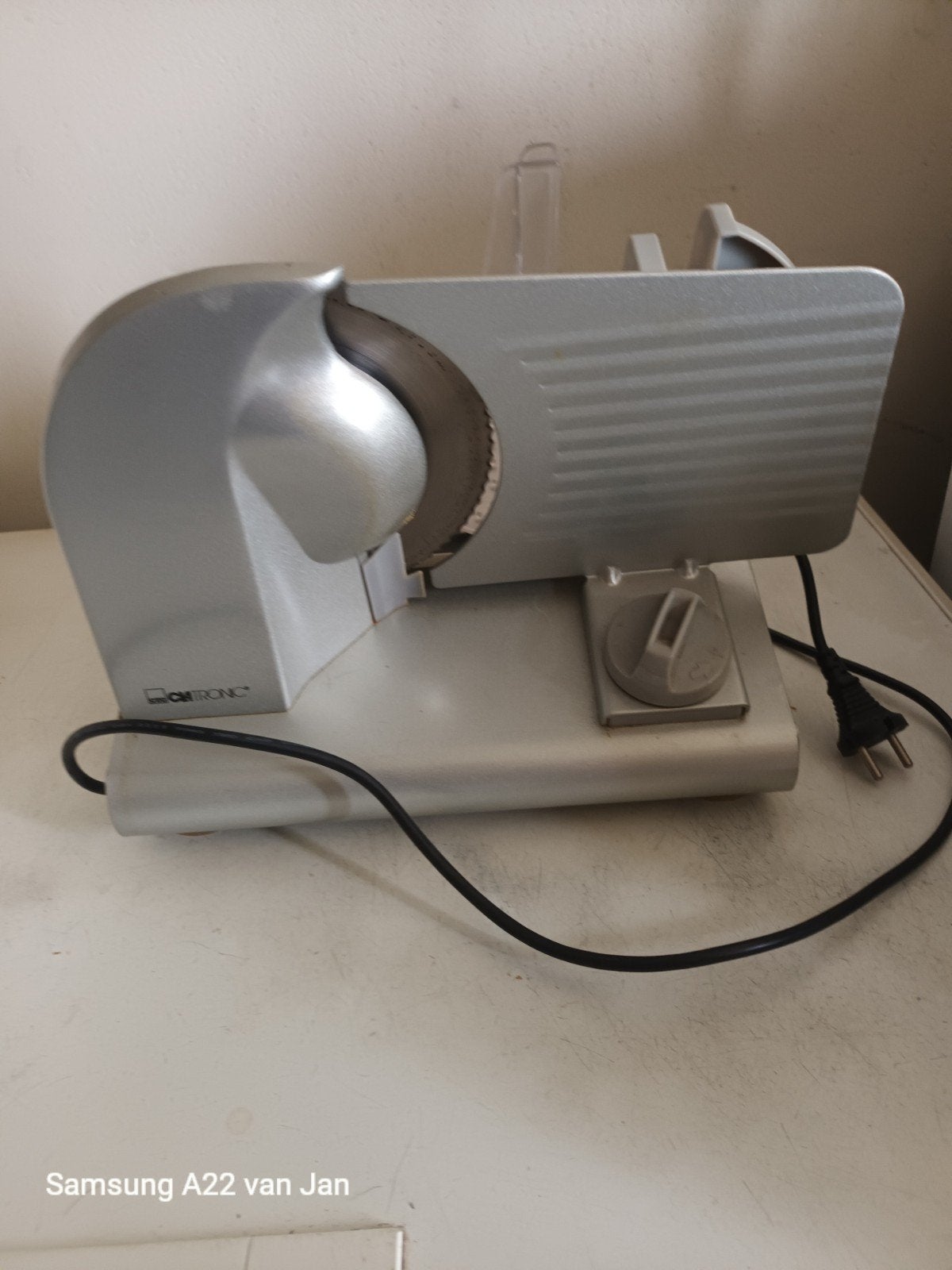 elekrische snijmachine, Ophalen