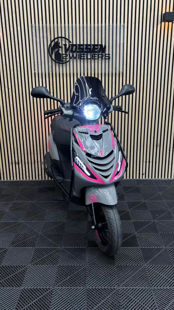 Piaggio Zip| Nardo Grey & Pink | 3200km | Full | E4, Fietsen en Brommers, Scooters | Piaggio, Maximaal 45 km/u, Zip, Ophalen of Verzenden