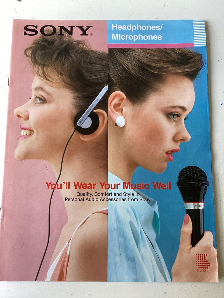 Folder Sony Headphones/Microphones, Boeken, Catalogussen en Folders, Verzenden, Zo goed als nieuw, Folder