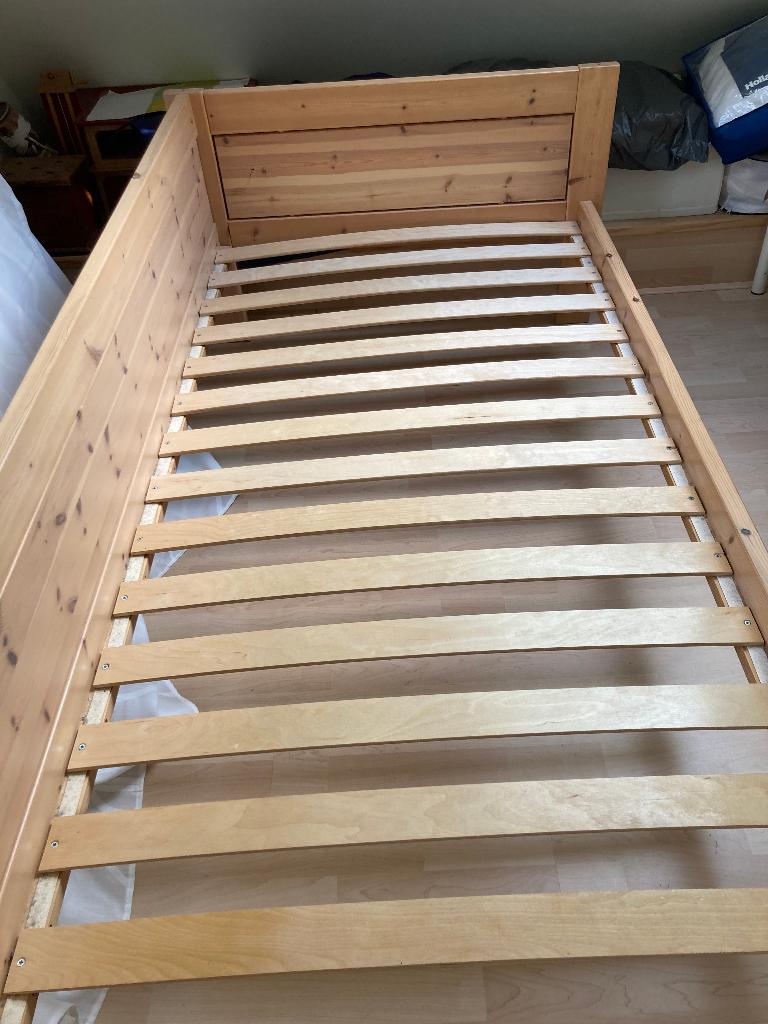 degelijk houten ledikant, Ophalen, Gebruikt, 90 cm, Eenpersoons