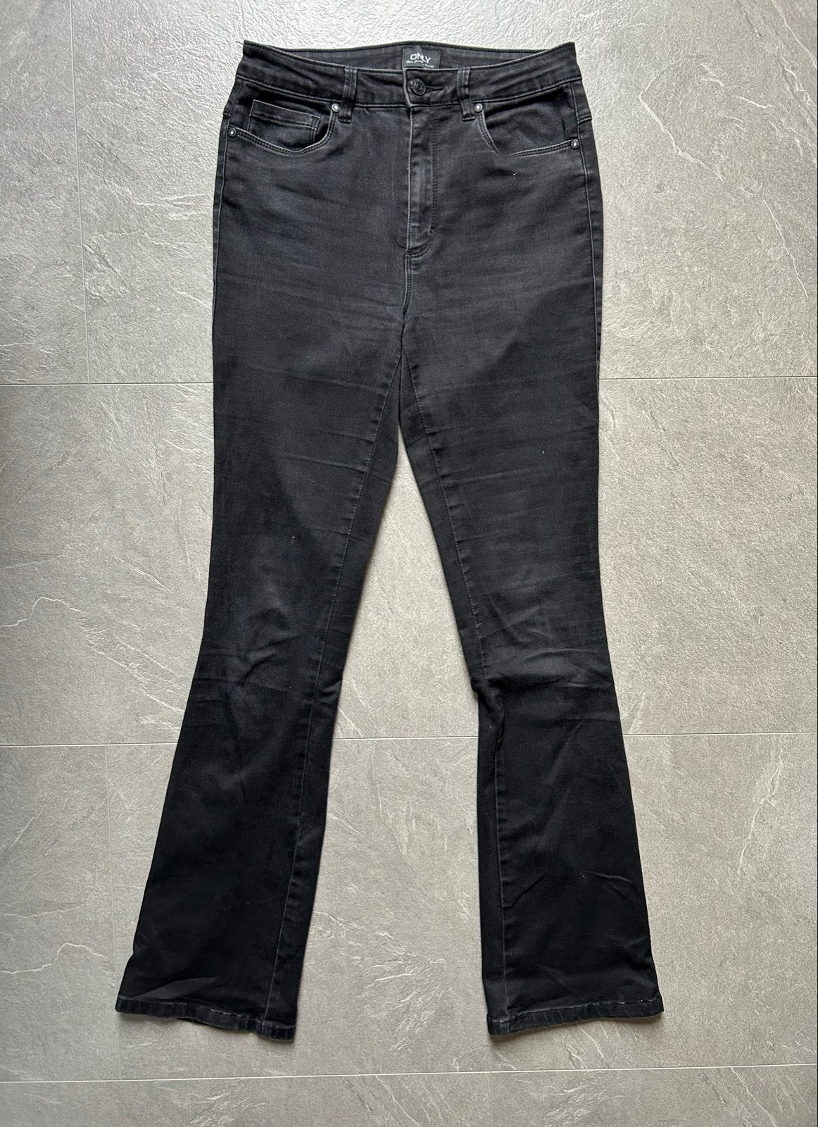 ONLY Zwarte flared jeans - Maat M/32, Ophalen of Verzenden, Gedragen, Zwart, W30 - W32 (confectie 38/40)